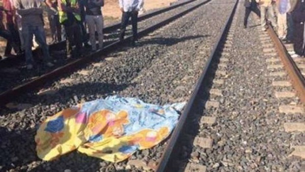 في حضنها رضيع.. مصرع أم وطفلها تحت عجلات قطار بالمنوفية