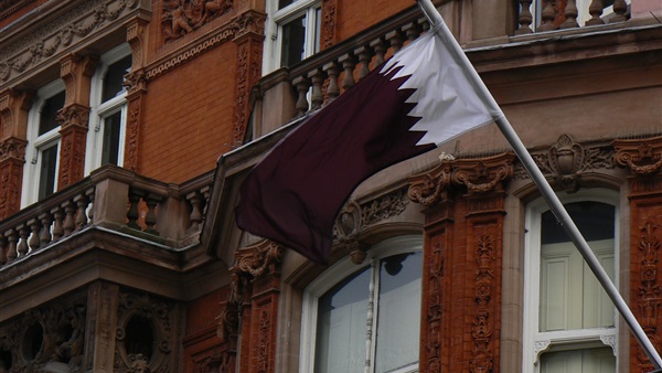 التايمز تنشر كواليس حفلات جنس جماعي في سفارة قطر ببريطانيا
