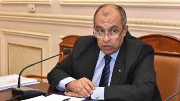 عز الدين أبوستيت وزير الزراعة واستصلاح الأراضى