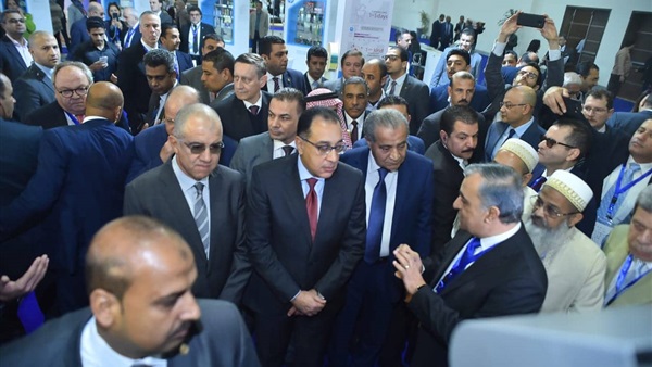 رئيس الوزراء يفتتح معرضي "باك بروسيس" و"فوود أفريكا"