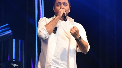 تامر حسني يشعل حفل