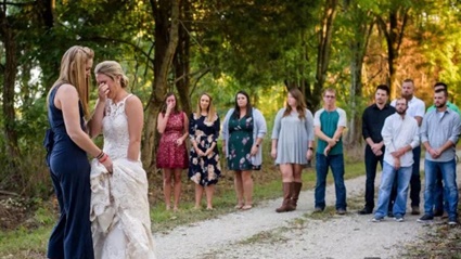 Ø¹Ø±ÙØ³ ØªØ­ØªÙÙ Ø¨Ø²ÙØ§ÙÙØ§