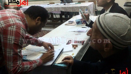 مرسي يدلي بصوته في