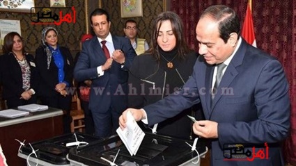قبلات ورقص وتنورة..