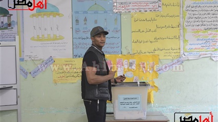 نمبر وان في استفتاء
