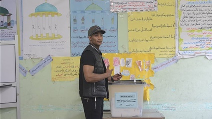 نمبر وان في استفتاء