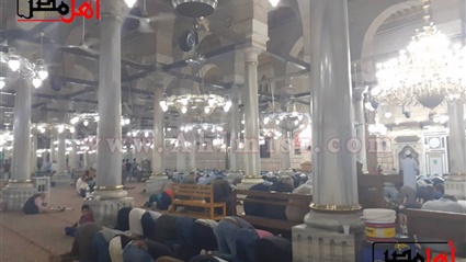 صلاة التراويح بمسجد
