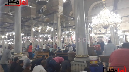 صلاة التراويح بمسجد