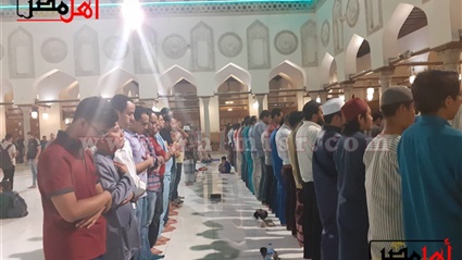 صلاة التراويح بالجامع