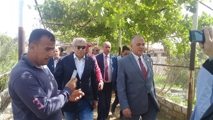 وزير الرى يصل المنيا