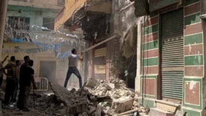 انهيارعقار قديم وسط