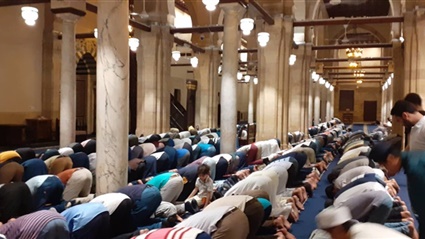 صلاة التراويح بالجامع
