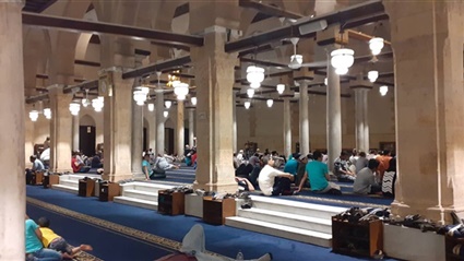صلاة التراويح بالجامع