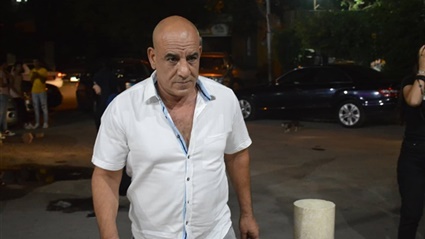 فاروق الفيشاوى وأبو رية ومحمد لطفى يقدمون العزاء فى والدة ...