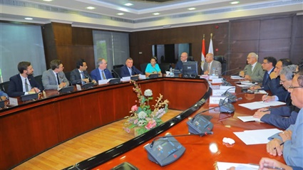 كامل الوزير يبحث