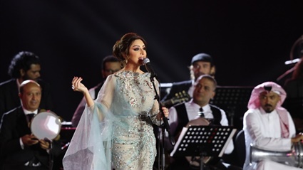 4 نجوم غنائية يشعلون