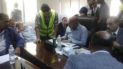 كامل الوزير يوبخ