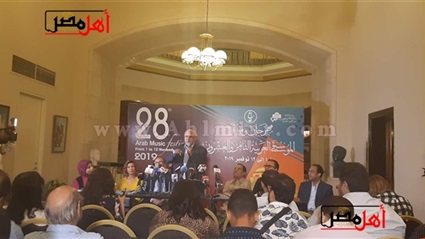 بحضور حلمي بكر..