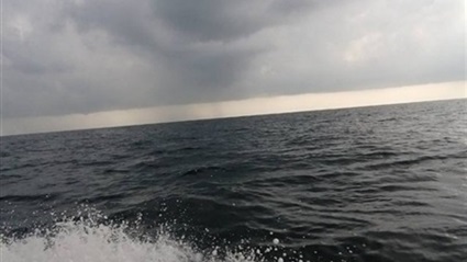 إعصار قُمعي قرب سواحل
