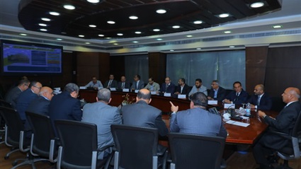 وزير النقل يتابع