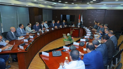 وزير النقل يتابع