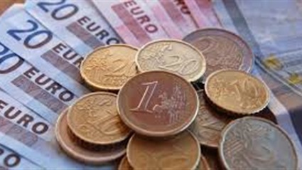 تراجع أسعار العملات