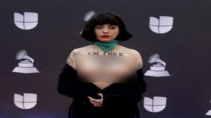 مغنية تصدم الجمهور