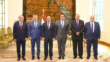 خلال استقباله وفد